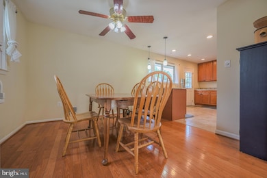2893 Chalet Ct, Woodbridge, VA 22192 - photo 6