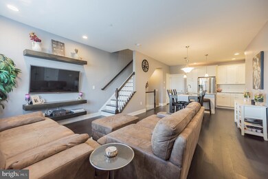 605 Lakeview Ct, King of Prussia, PA 19406 - photo 4