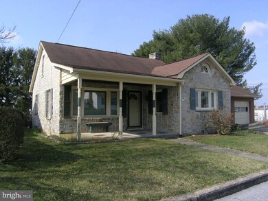 324 Commerce St, Waynesboro, PA 17268 - photo 2