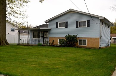 2046 E 41st St, Lorain, OH 44055 - photo 3