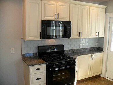 Kitchen. New appliances!