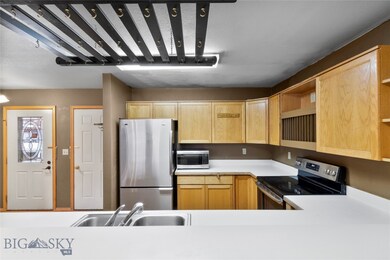 108 S Yellowstone Ave #4- Kitchen