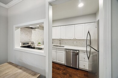 Updated in 2018, the KITCHEN [11X7] will impress! Recent cabinets, marble-like tile backsplash, silestone counters, and 4