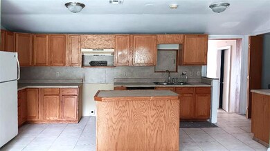 16724 Clear Pond Ln, Shawnee, OK 74801 - photo 6