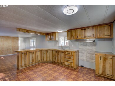 2071 NE Stephens St unit H1, Roseburg, OR 97470 - photo 6