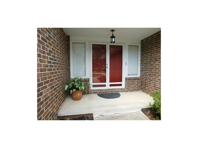 Great Curb Appeal!