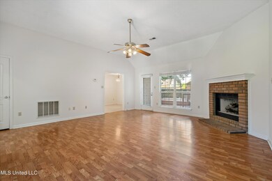 05-1211 Carriage Dr S-5