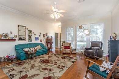 909 Mesquite St, Gainesville, TX 76240 - photo 6