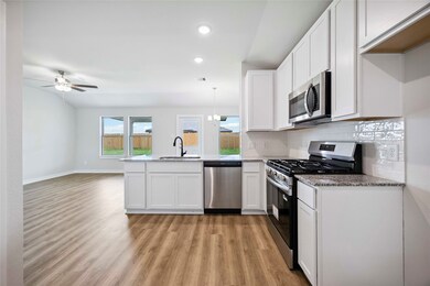 805 Clear Valley Ln, Dayton, TX 77535 - photo 4