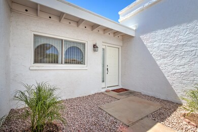 2611 W Curry St-7