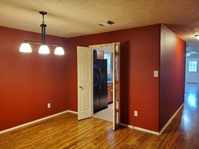 8802 Danbury Hollow Ln, Houston, TX 77075 - photo 5