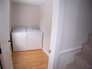 Main flr Laundry w/new washer/dryer