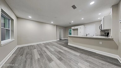 1833 Burkholder Cir E, Jacksonville, FL 32216 - photo 2