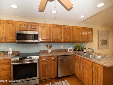 332 Blackberry Cir, Mount Washington, KY 40047 - photo 7