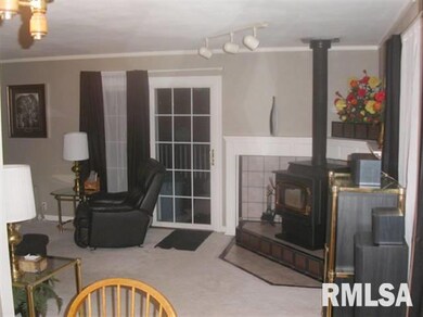 1208 Fairlane Dr, Bettendorf, IA 52722 - photo 6