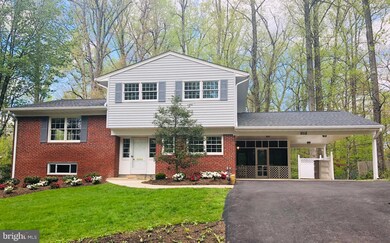 9118 Santayana Dr, Fairfax, VA 22031 - photo 2