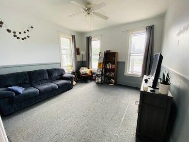 Spacious living room