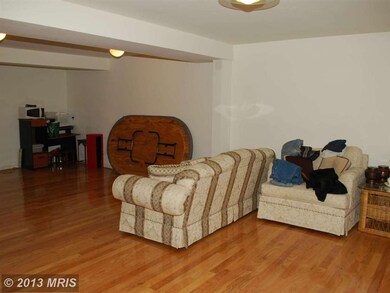 2560 Chase Wellesley Dr, Herndon, VA 20171 - photo 4