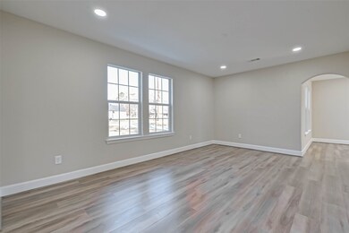 10326 Wicklowe St, Houston, TX 77016 - photo 4