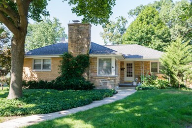 4 River Bluff Rd, Elgin, IL 60120 - photo 2