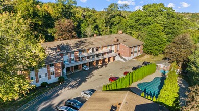 28 Mill Hill Rd unit 28, Fairfield, CT 06890 - photo 2