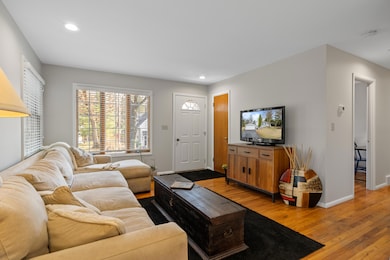 438 Sylvan Dr-3
