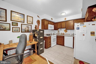 Altemus Farms unit G2, Brookhaven, PA 19015 - photo 5