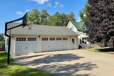 704 6th St, Traer, IA 50675 - photo 2