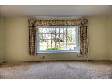 BEAUTIFUL PICTURE WINDOW.  HARDWOOD FLOORS UNDER C