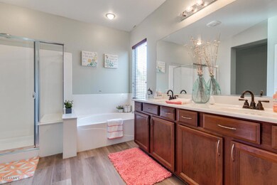 Master Bath w/Separate Tub & Shower