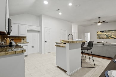 401 Barbara Jean Ln, Burleson, TX 76028 - photo 6