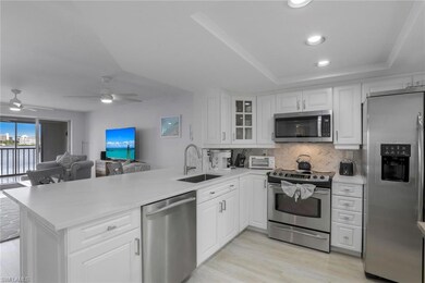 9101 Vanderbilt Dr unit 203, Naples, FL 34108 - photo 6