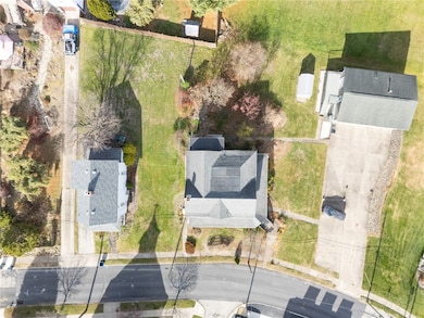 712 Depot St, Youngwood, PA 15697 - photo 2