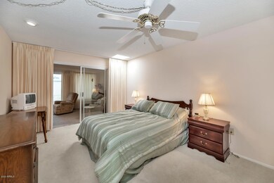 10175 W Thunderbird Blvd-large-015-016-M