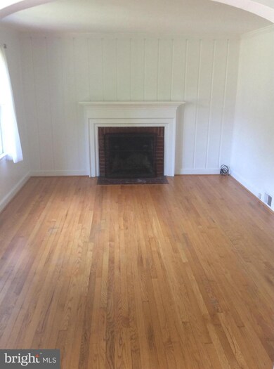 8912 Montgomery Ave, Chevy Chase, MD 20815 - photo 5