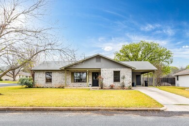 908 Henrietta St, Fredericksburg, TX 78624 - photo 3