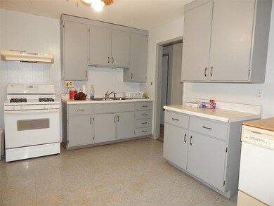 1521 W Lancaster St, Bluffton, IN 46714 - photo 5