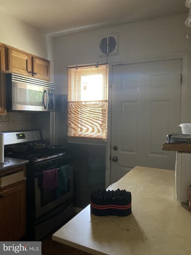 1404 Meridene Dr, Baltimore, MD 21239 - photo 7