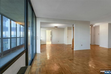 200 Winston Dr unit 421, Cliffside Park, NJ 07010 - photo 5