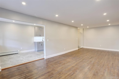 210 Kearsing Pkwy unit A, Monsey, NY 10952 - photo 5