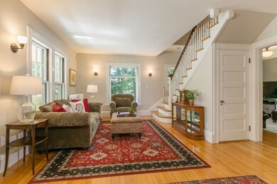 112 Codman Rd, Lincoln, MA 01773 - photo 3