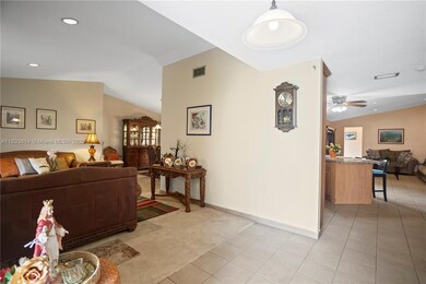 15824 Cotswold Ct, Davie, FL 33331 - photo 4