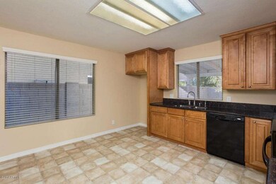 218 S Rush Cir E, Chandler, AZ 85226 - photo 7