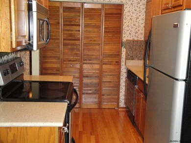 1407 Cambridge Manor Dr, Schenectady, NY 12302 - photo 7