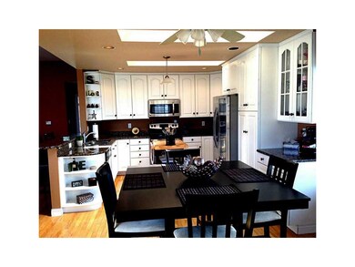 Kitchen. 2 large skylights!