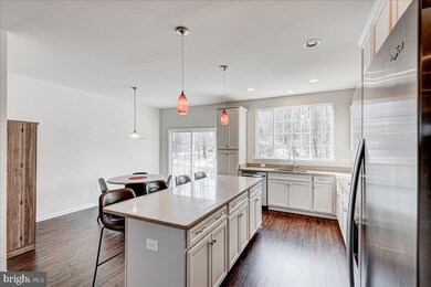 4001 Bradys Hill Rd, Triangle, VA 22172 - photo 3