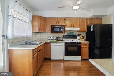 2202 Pleasant Dr, Catonsville, MD 21228 - photo 4