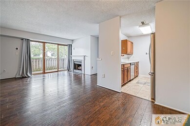 501 Aspen Dr, Plainsboro, NJ 08536 - photo 4