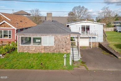 1116 6th Ave, Seaside, OR 97138 - photo 2