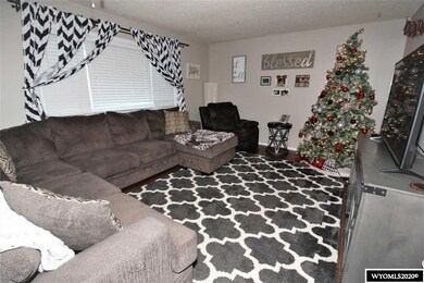 121 Park Ave, Torrington, WY 82240 - photo 3